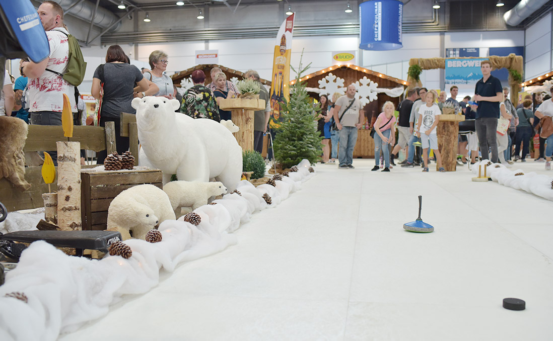 Eisstockschießen auf der Messe in Leipzig