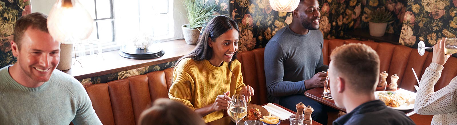 Zufriedene Kunden in der Gastronomie