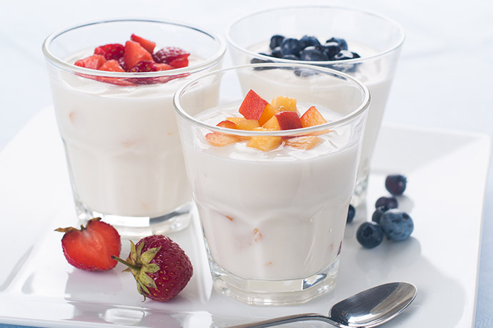 Joghurt im Glas mit Früchten