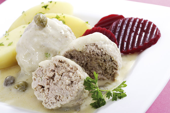 Königsberger Klopse, Kartoffeln und rote Bete