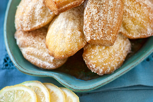 Die französischen Klassiker Madeleines nennen sich hierzulande auch Bärentatzen