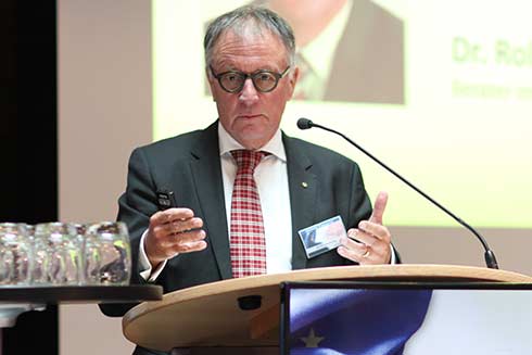 Dr. Rolf Koschorrek ist der Geschäftsführer des deutschen Instituts für fachärztliche Versorgungsforschung