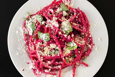 Zoodles aus Rote Bete sind ein echter Hingucker