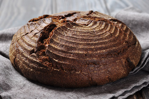 Brot besteht aus wenigen Zutaten