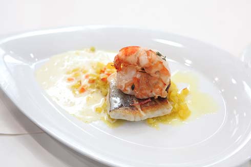 Wolfsbarsch mit Riesengarnelen – das kam in der Gäste-Jury beim CHEFS CULINAR Team Cup gut an