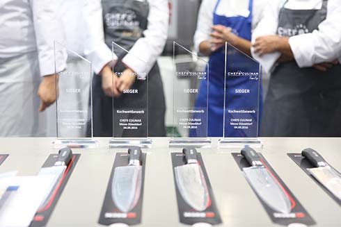 Beim CHEFS CULINAR Team Cup auf der Messe in Düsseldorf können die Teilnehmer u. a. ein hochwertiges Messer der Firma Dick gewinnen.