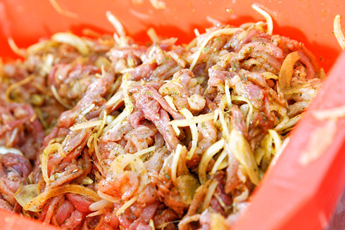 Verfeinert mit den umfangreichen Gewürzen und Marinaden liefert CHEFS CULINAR pfannenfertiges Fleisch.