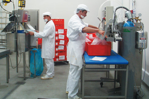 Bei CHEFS CULINAR wird das Fleisch in einer speziellen atmosphärischen Verpackung geliefert