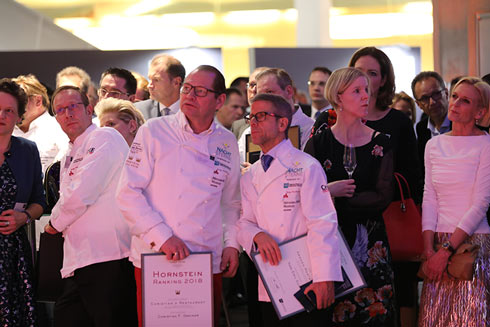 Alle Gäste lauschten dem Programm auf der AHGZ-Gala Nacht der Sterne.