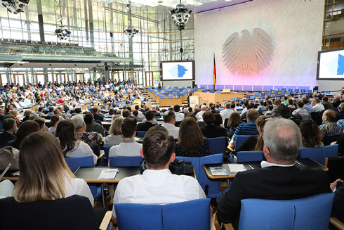 Im World Conference Center Bonn trafen sich Fachleute, um die Zukunft der Arbeitswelt zu prognostizieren