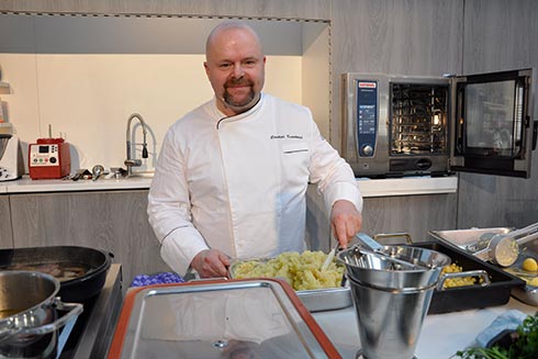 Christoph Koscielniak hat viel Erfahrung im Bereich Live Cooking