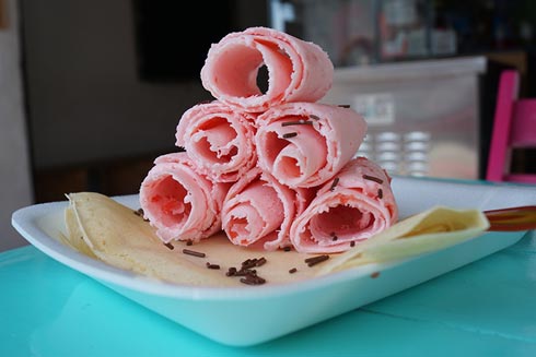 Lassen sich wunderbar hübsch servieren: Ice Cream Rolls