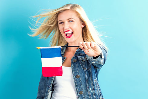Frau mit französischer Flagge