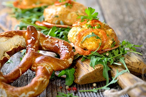 CHEFS CULINAR Tipp Laugenbrezel mit Obazda
