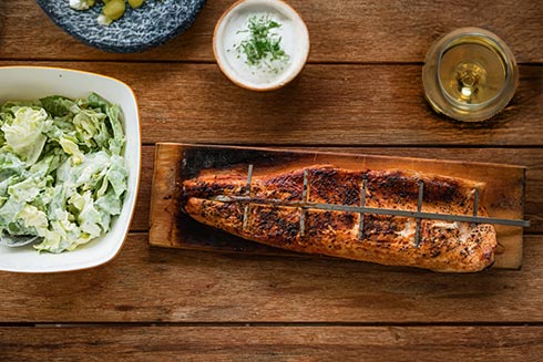 CHEFS CULINAR Flammlachs mit Weißwein-Empfehlung