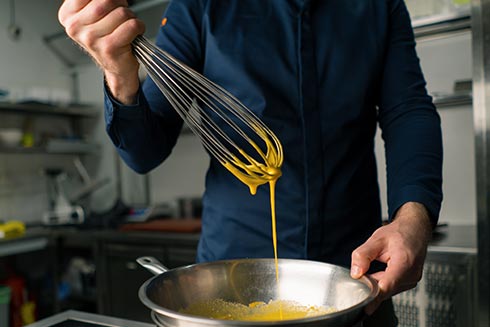 CHEFS CULINAR Eigelb rühren