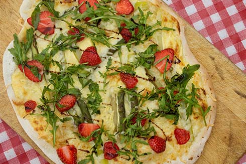 Erdbeer-Flammkuchen