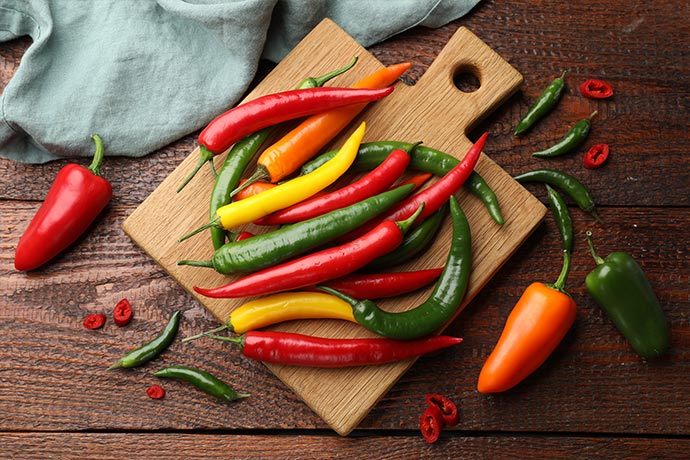 Bunte Auswahl an Chili Schoten