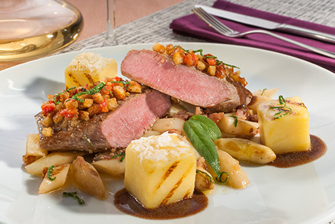 Rosa Lammrücken mit Saltimbocca vom Spargel