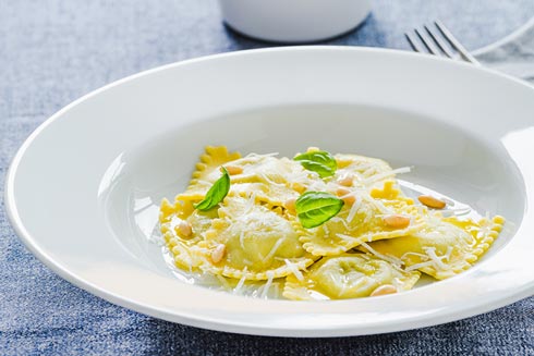 Ravioli mit Grünkohlfüllung – das Rezept gibt's bei CHEFS CULINAR