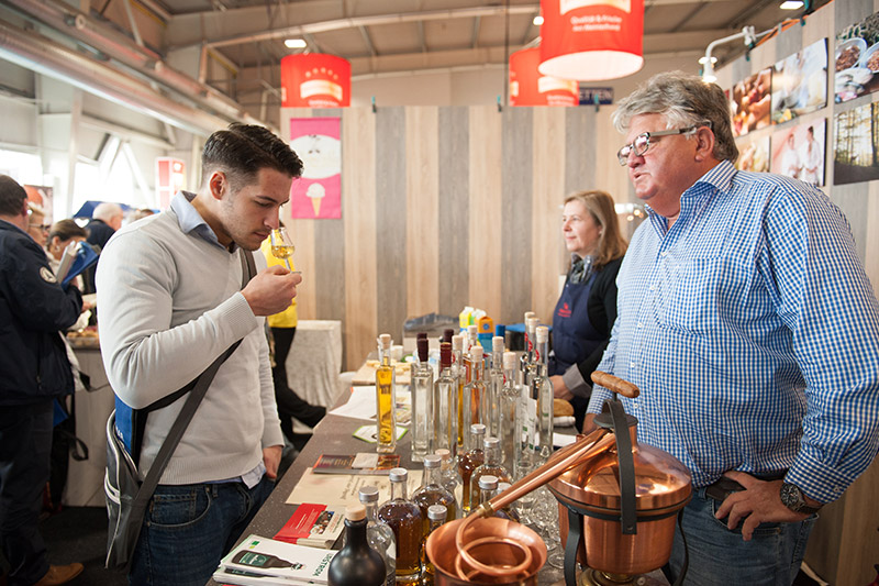 Am Stand von Feinheimisch gibt es Sprituosen aus kleinen Brennereien