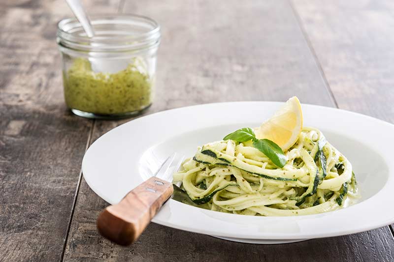 Pesto passt perfekt zu Zoodles