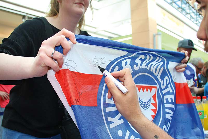 Fans von Holstein Kiel