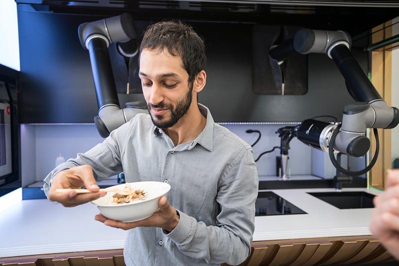 Koch-Roboter Moley kreiert Menüs wie ein Sternekoch