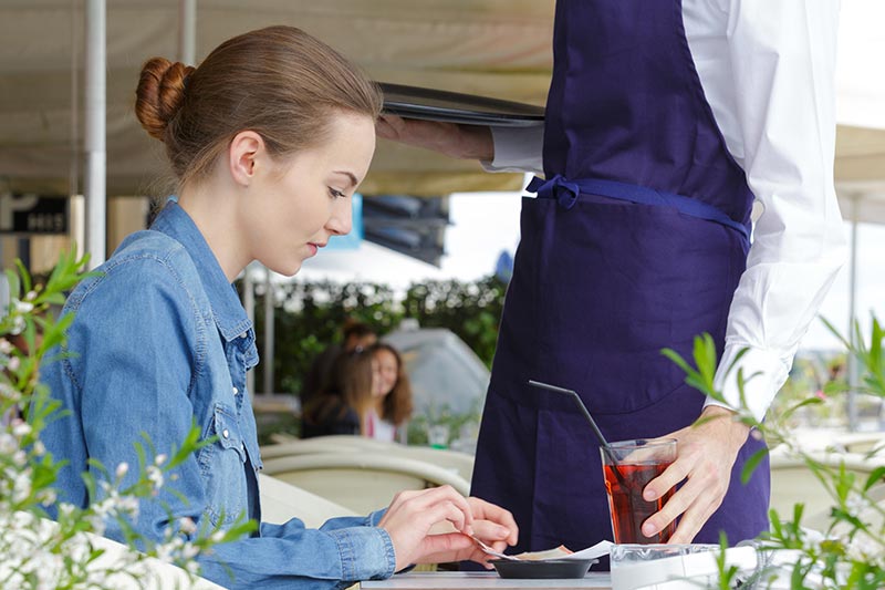 Trinkgeld im Restaurant und Café