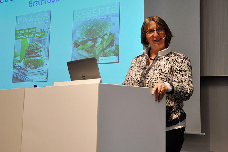 Martina Walter-Kunkel beim Seminarvortrag