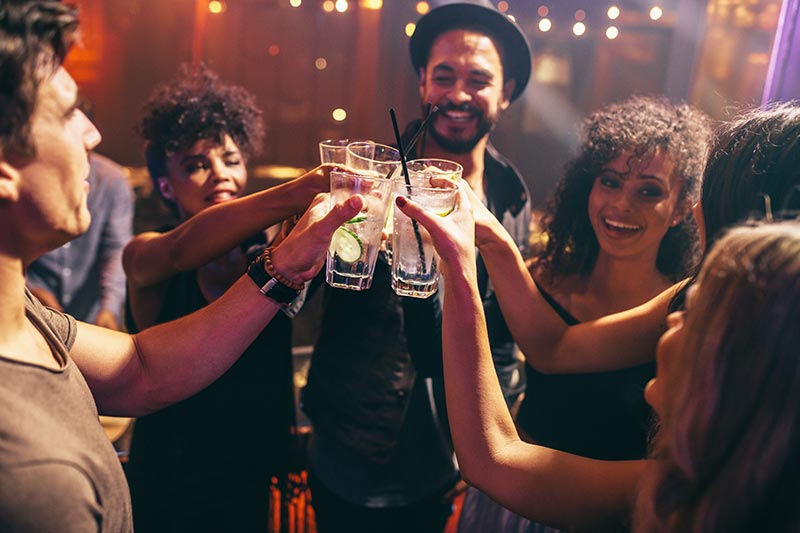 Cocktailtrends 2018 bringen Spaß ins Glas