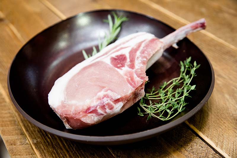 Messe-Neuheit: Das Tomahawk-Steak vom Duroc Schwein 