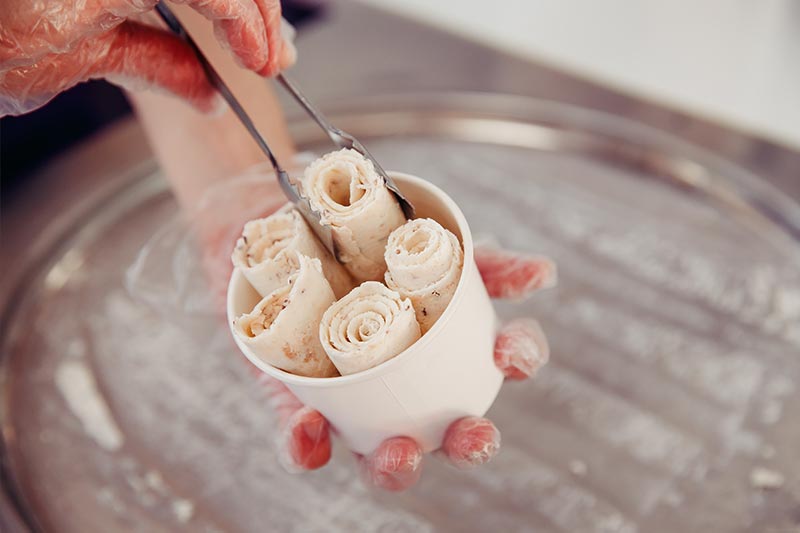 Wie Rosen lassen sich die Ice Cream Rolls dekorieren