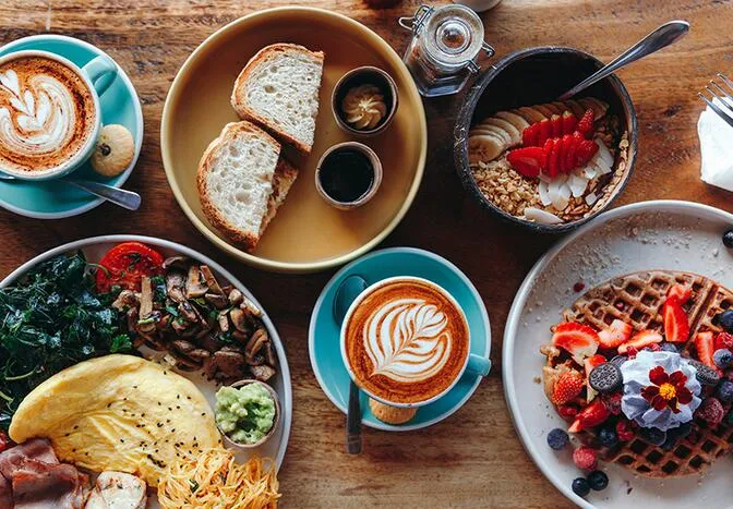 Vegane Vielfalt beim Frühstücksbuffet