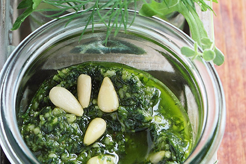 Petersilien-Dill-Pesto