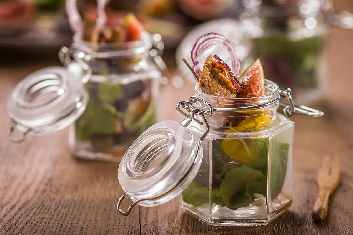 Gebratene Entenleber mit Wildkräutersalat, Feigenvinaigrette und ...