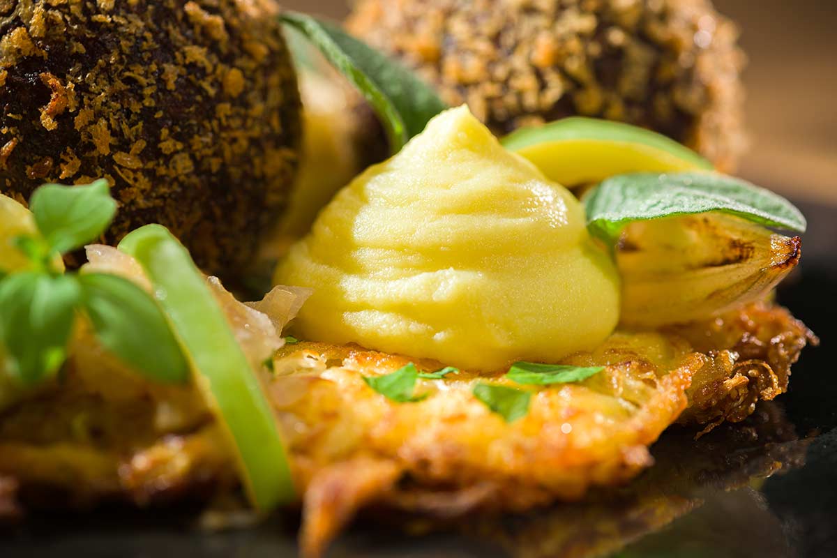 Thüringer Blutwurst mit Kartoffel-Mousseline auf deftigen ...