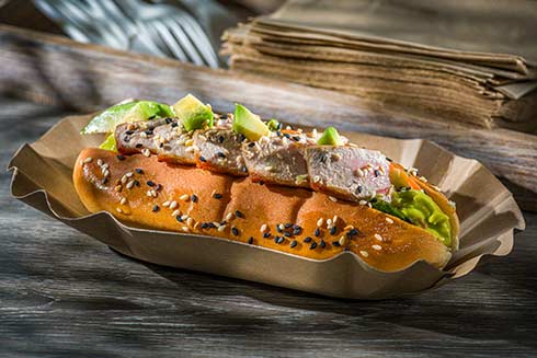 Pacific Hot Tuna | Weizenbun | Thunfischriegel | Rosa Kimchi | Wasabi-Avocado
