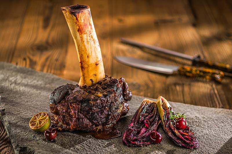 Beef Hammer | glasierter Radicchio | Kirschen