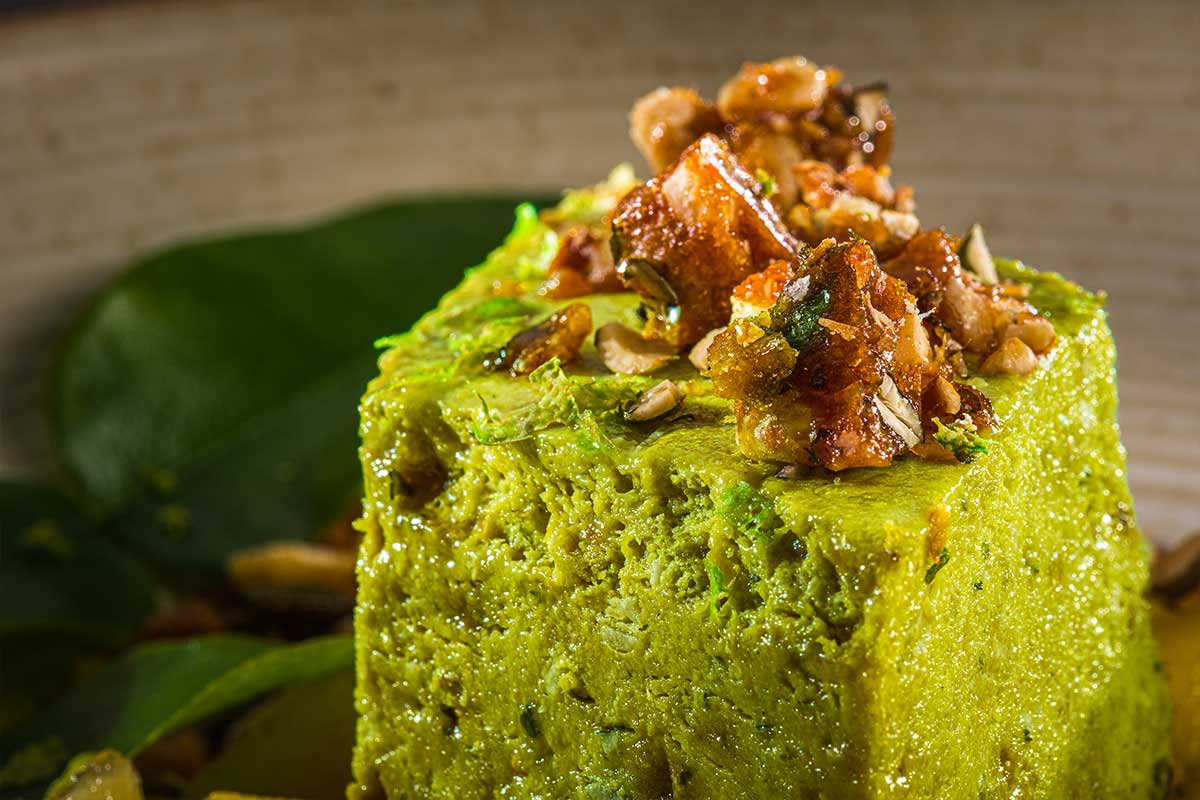 Kürbiskern-Nuss-Parfait auf Apfel-Chutney und Krokant | Rezept