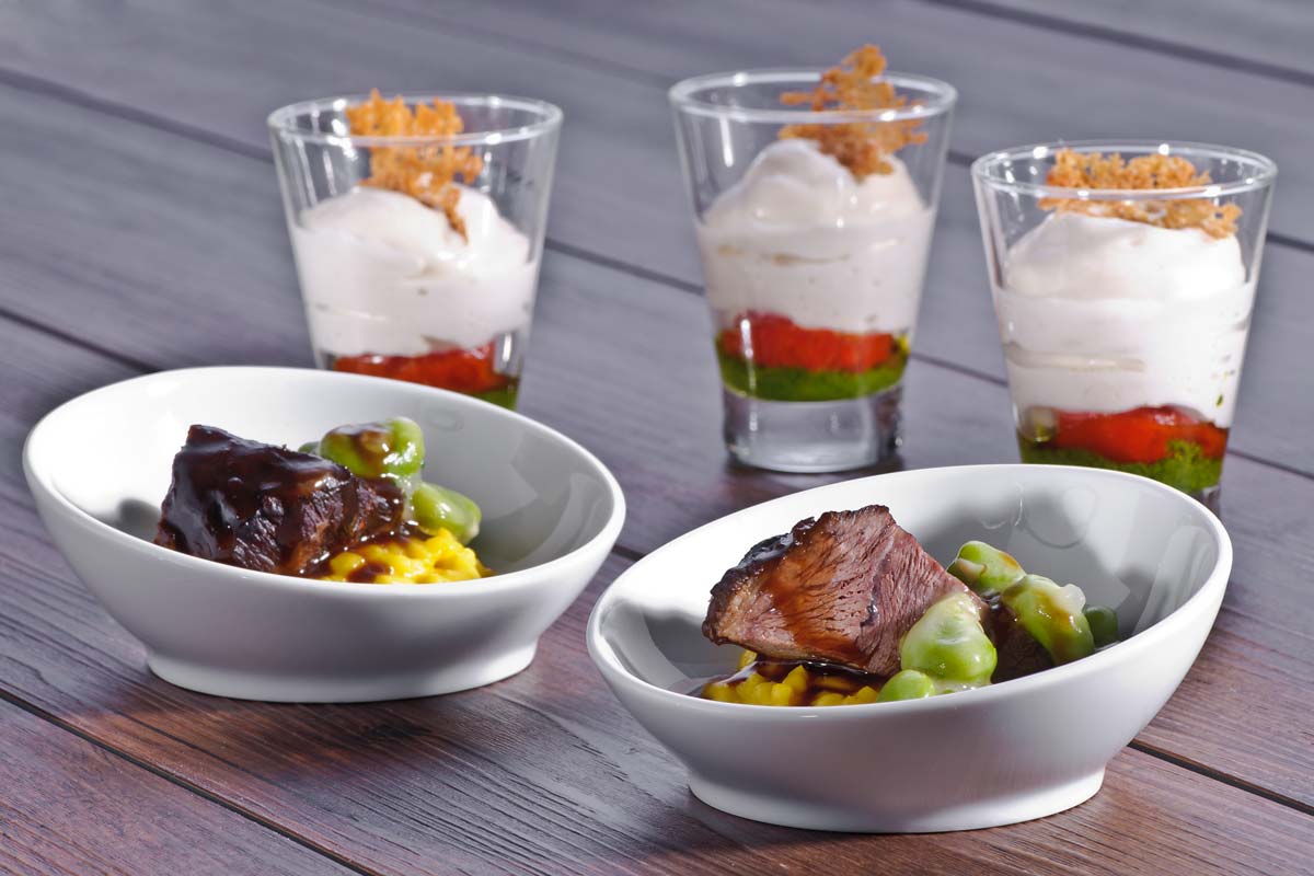 Geschmorte Kalbsbacken mit Balsamico-Rosmarinsauce, Favabohnen und ...