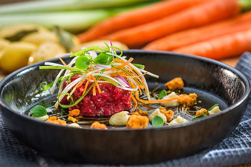 Beef Tatar mit Sherry und Lorbeer