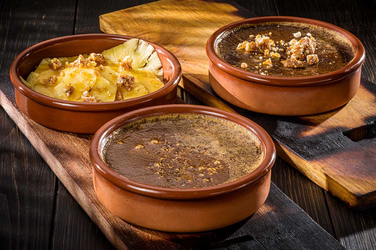 Asado-Flammcreme / Ananas-Carpaccio / Paranuss-Krokant