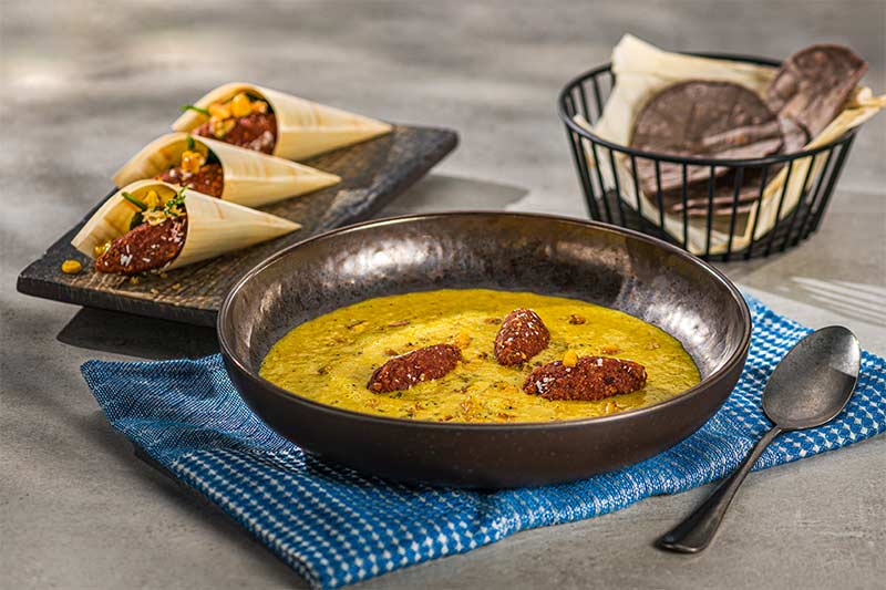 Kolumbianische Maissuppe /Erbsen-Chili-Nocken