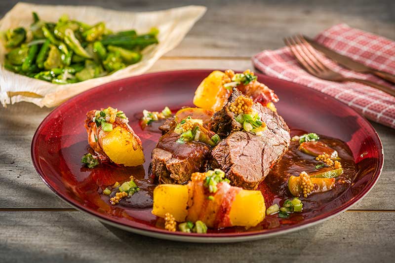 Asado-Beef mit Grüne Tomaten-Bohnen-Salat