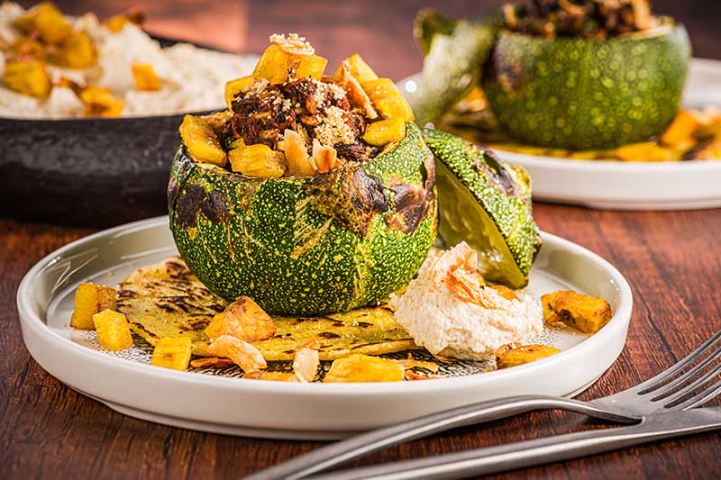 Gefüllte Pilz-Zucchini/Sesam Taco/vegane Cashew-Creme