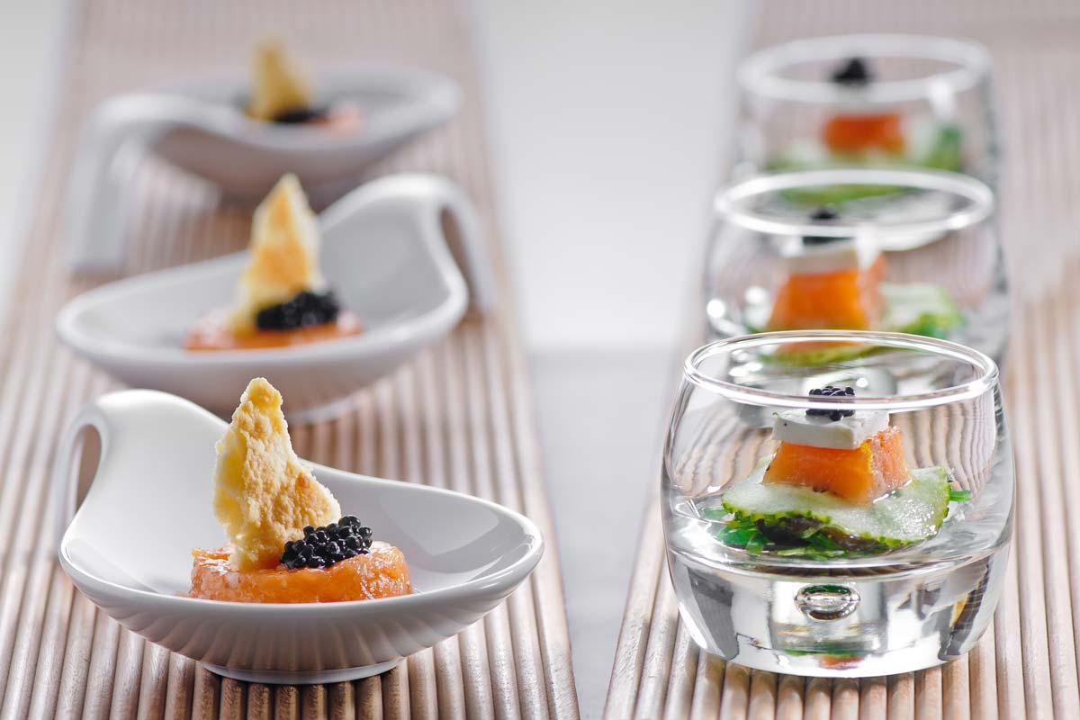 Zweierlei vom Lachs mit Kaviar-Zigarre und Schmand-Riegel | Rezept