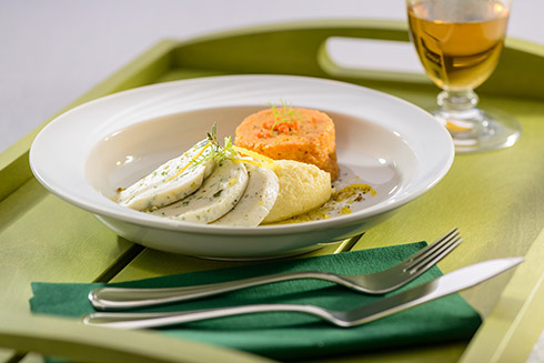 Kabeljaufilet-Terrine mit Zitronen-Petersilien-Butter