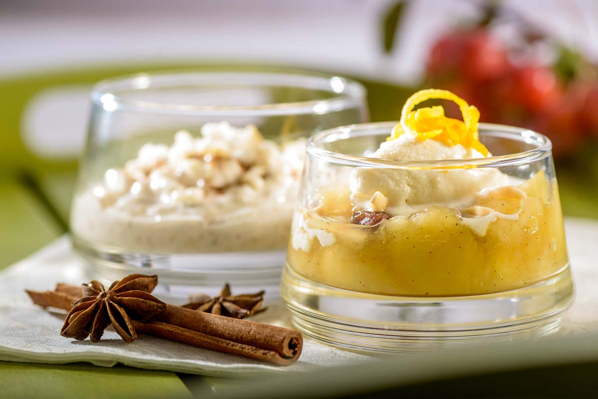 Ofenfrischer Apple-Crumble mit cremigem Milchreis-Eis | Rezept