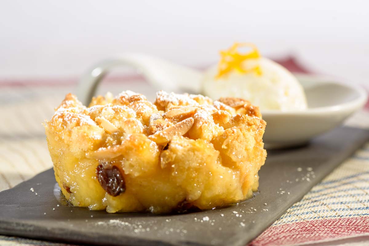 Ofenfrischer Apple-Crumble mit cremigem Milchreis-Eis | Rezept